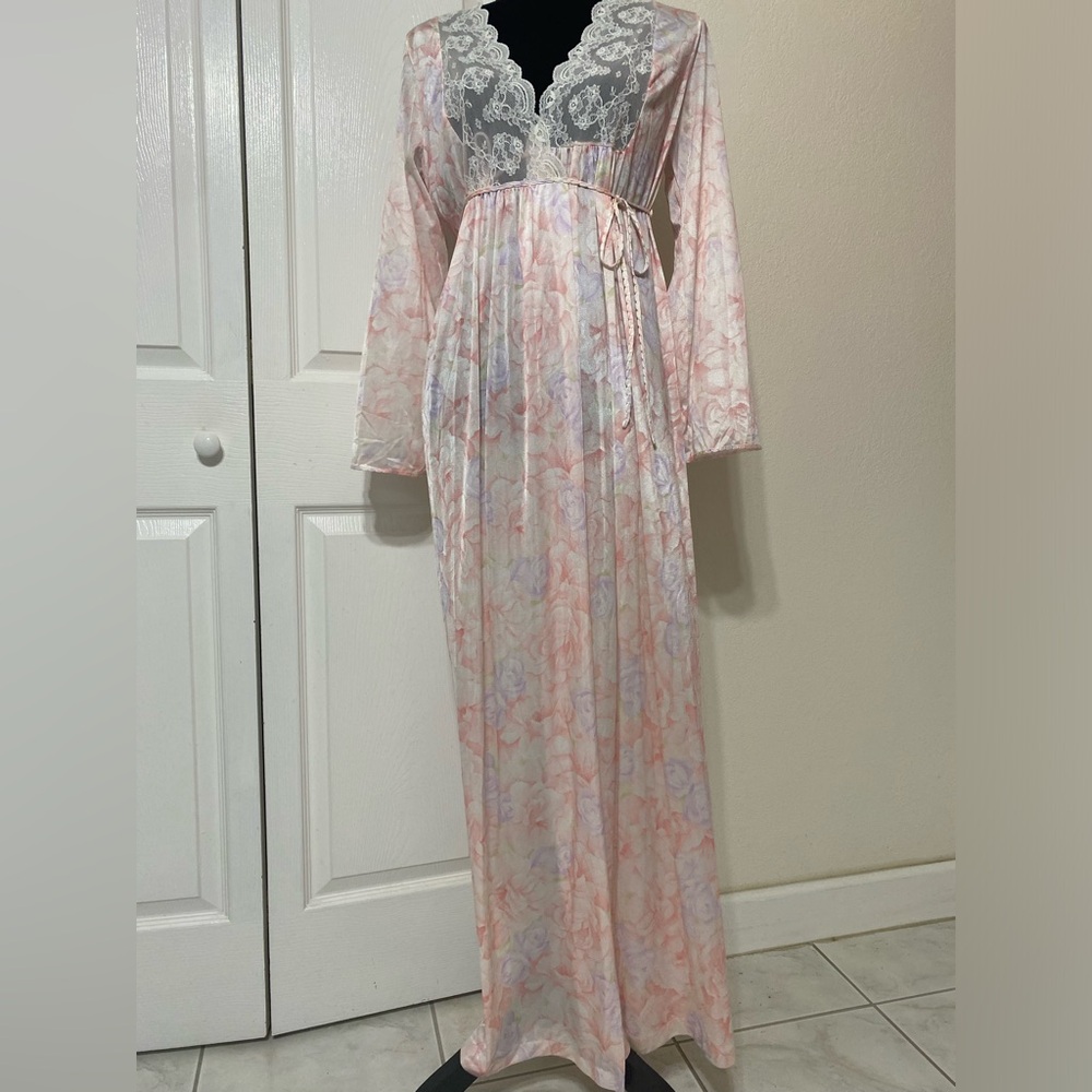 Vintage Pink Floral Gilead Nightgown size M